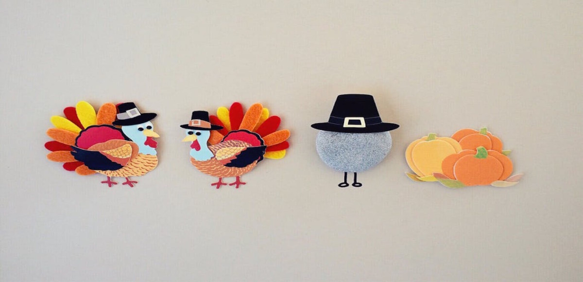 Turkeys, Pilgrim hat, and pumpkin DIY Thanksgiving crafts